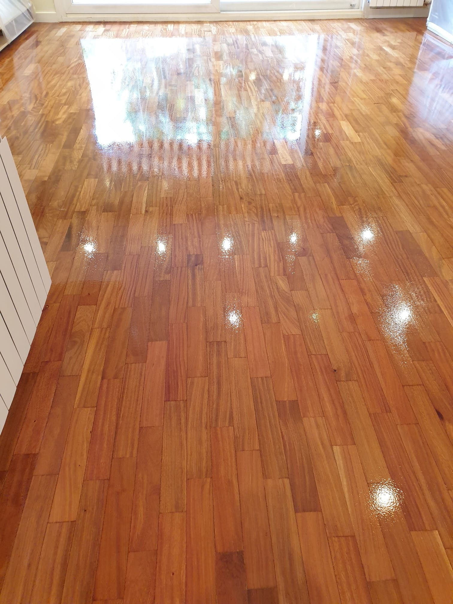 Instalación de parquet de roble en salón